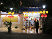 TRAO CỜ PHẬT ĐẢN LẦN 1