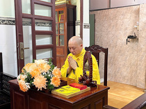 HOA ĐĂNG CÚNG DƯỜNG ĐỨC PHẬT A DI ĐÀ