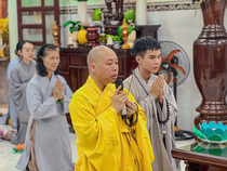 HOA ĐĂNG CÚNG DƯỜNG ĐỨC PHẬT A DI ĐÀ