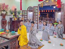 HOA ĐĂNG CÚNG DƯỜNG ĐỨC PHẬT A DI ĐÀ