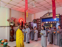 HOA ĐĂNG CÚNG DƯỜNG ĐỨC PHẬT A DI ĐÀ