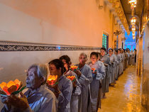 HOA ĐĂNG CÚNG DƯỜNG ĐỨC PHẬT A DI ĐÀ