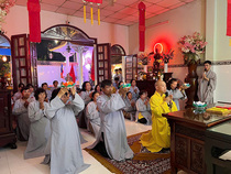 HOA ĐĂNG CÚNG DƯỜNG ĐỨC PHẬT A DI ĐÀ