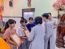 HOA ĐĂNG CÚNG DƯỜNG ĐỨC PHẬT A DI ĐÀ