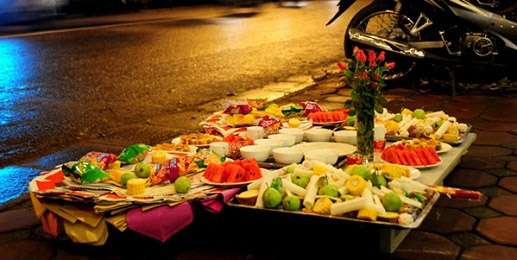 Có nên ăn đồ cúng vong không?