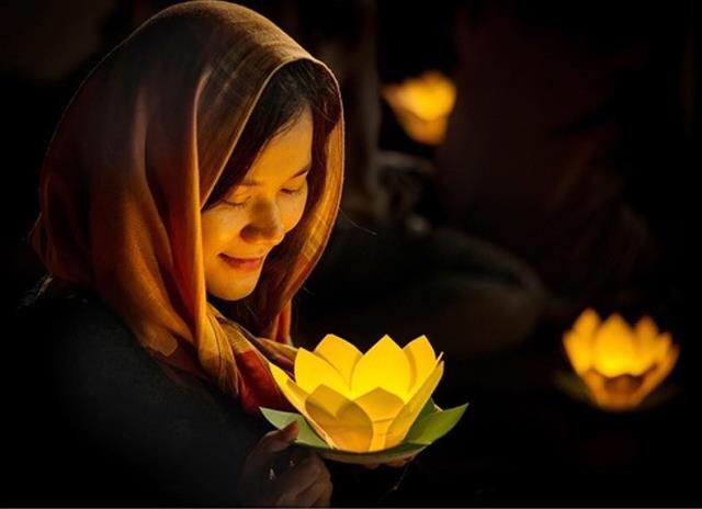 Hãy mỉm cười khi khó khăn đến gõ cửa