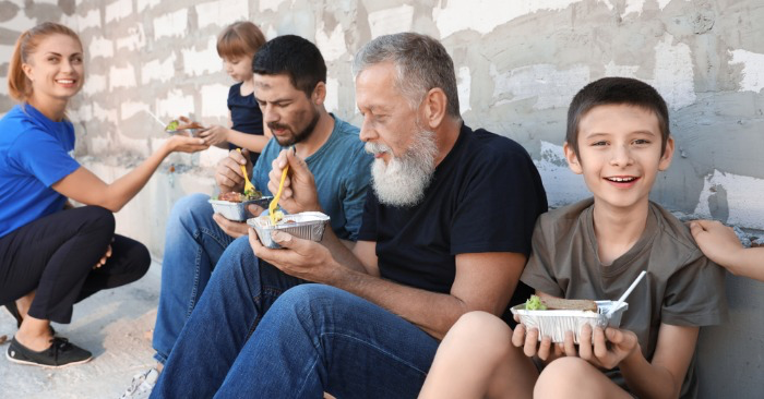 Đừng bao giờ làm từ thiện như một sự ban ơn