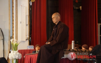 Đi học "nghệ thuật chuyển hóa khổ đau" giữa lòng nước Mỹ 