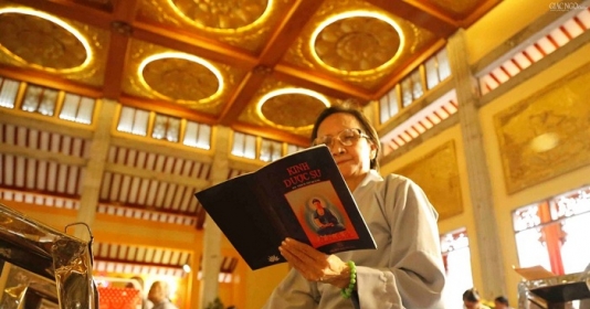  Tụng kinh như thế nào mới đúng cách thức?