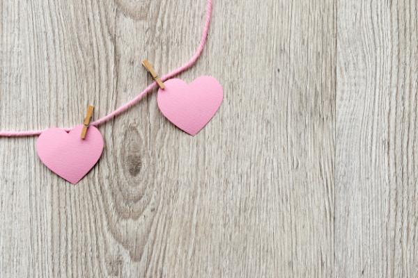 Khoảng cách giữa hai trái tim