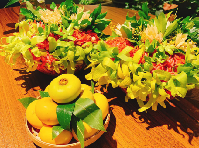  Tại sao phải dâng hoa quả, nhang, đèn và nước trong?