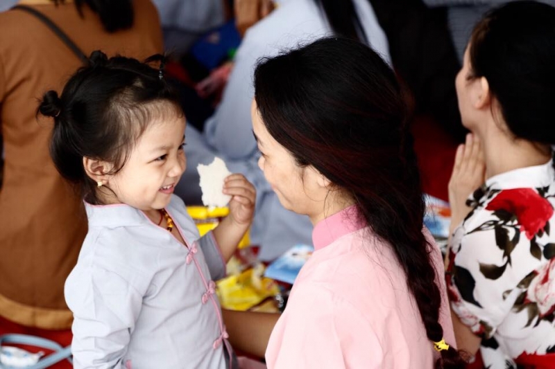 Mẹ ơi, có bao giờ mẹ trách con không?
