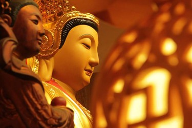 Lén lấy ảnh Bồ-tát có mang trọng tội?