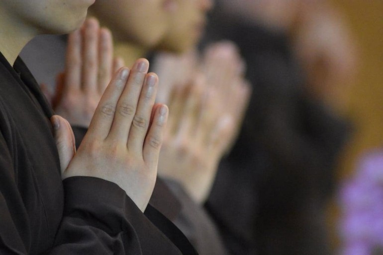 Muốn tự học Phật nên bắt đầu từ đâu?