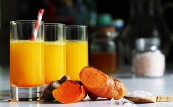 3 lợi ích không ngờ khi bạn uống nước ấm pha nghệ vào buổi sáng