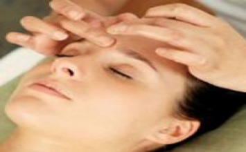 Xoa bóp giúp ngủ ngon