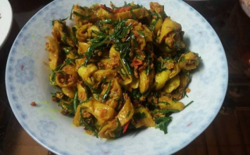 Mì căn ống xào nghệ