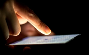 Điện thoại thông minh gây hại cho đời sống tinh thần