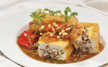 Đậu hũ nhồi xốt me