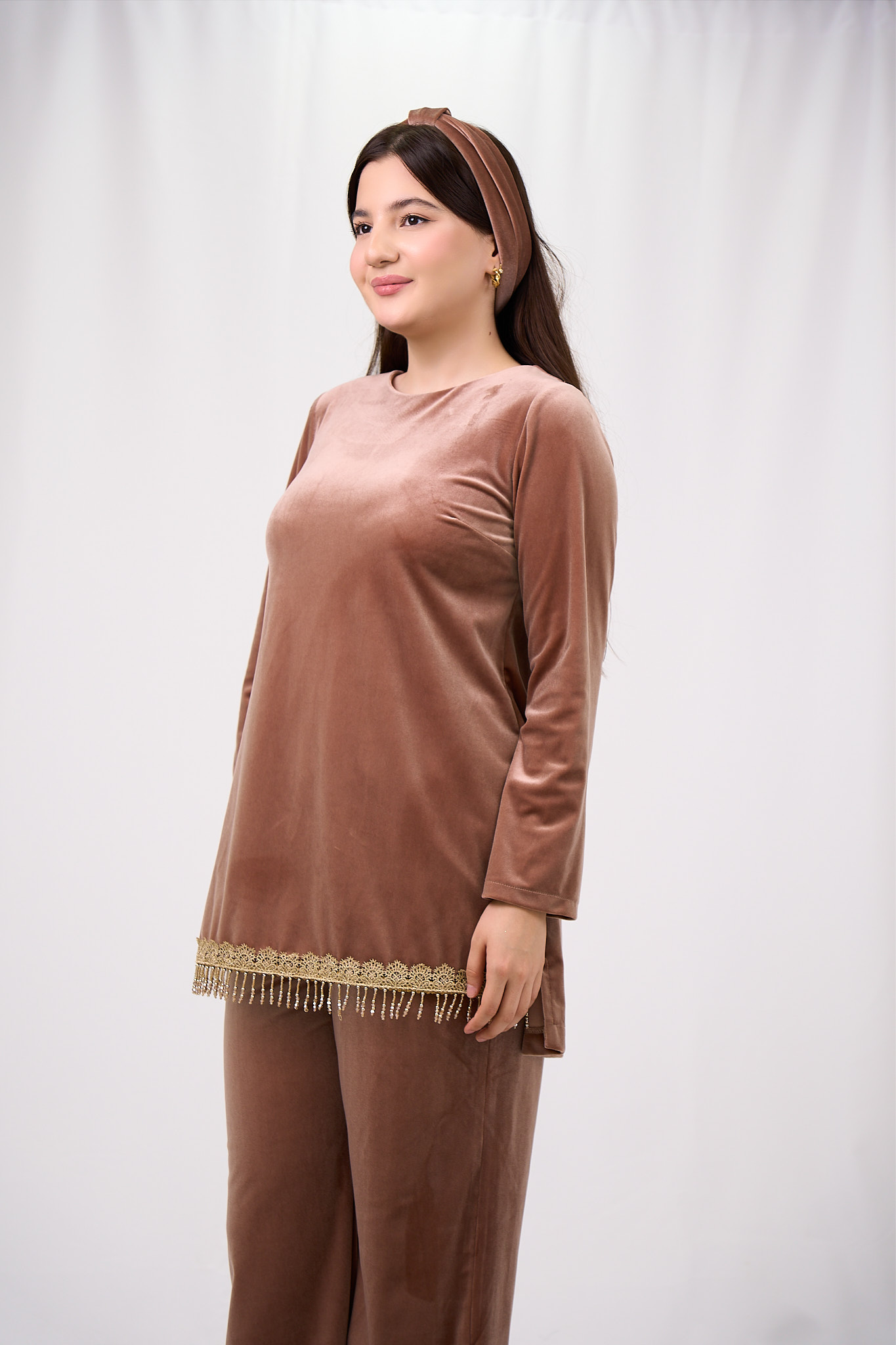 Malohat — kofe rang (tilla dantel etak) 2