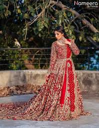 Want a Traditional Pakistani Gown Look? 1 Want a Traditional Pakistani Gown Look?