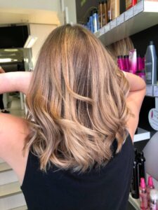 Kapsalon Leuven: Waar Stijl, Verzorging en Vakmanschap Samenkomen