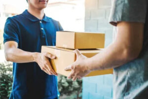 How Cash on Delivery Courier Services Boost Trust for E-commerce Businesses