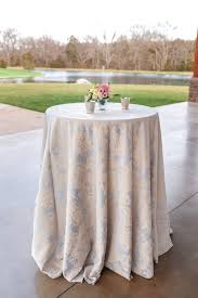 How Linens Rental Enhances the Look and Feel of Any Event?