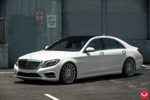 Luxury Mercedes Chauffeur by 8Chauffeurs