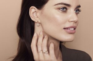 Vacation Jewelry: The Best Travel-Friendly Earrings