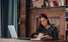 What Benefits Do Assignment Writing Services in Australia Provide?