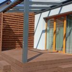 Apsauga nuo saulės ir lietaus: praktiški terasos dengimo sprendimai