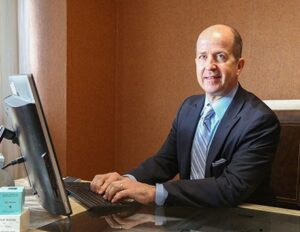 Who Is the Best Plastic Surgeon in Dubai? Key Factors to Consider