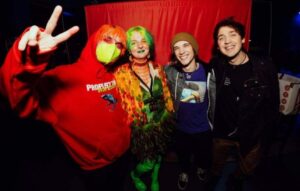 Why Fandom Outfit Makes People Feel More Connected