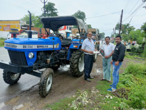 A good purana tractor often finds a second or even third owner. 1 A good purana tractor often finds a second or even third owner.