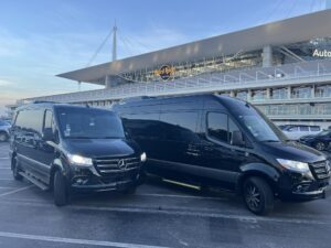 How a Tampa Airport limo service Ensures Smooth Airport Transfers Even When Plans Change