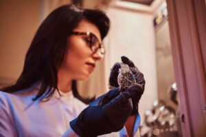 Protect What You Love: A Complete Guide to Jewelry Appraisal for Insurance 1 Protect What You Love: A Complete Guide to Jewelry Appraisal for Insurance