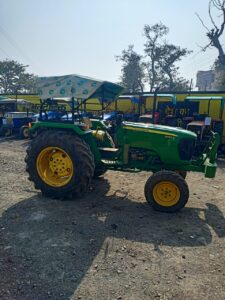 Old Iron, Honest Work: Why Old Tractors Still Matter More Than You Think 1 Old Iron, Honest Work: Why Old Tractors Still Matter More Than You Think
