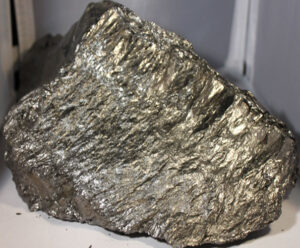 Why High-Quality Natural Graphite Flakes Matter for Manufacturers in Tanzania