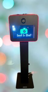 Can a Mirror Photo Booth Rental Add Glamour and Fun to Your Celebration? 1 Can a Mirror Photo Booth Rental Add Glamour and Fun to Your Celebration?