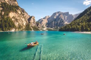 FareArena vs Skyscanner: Which Platform Finds Cheaper Flights in 2026?