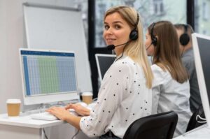 Nearshore Contact Centers: Better CX, Lower Costs and Real-Time US Time-Zone Alignment