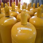 How do Chlorine Gas Manufacturers support water treatment and chemical industries?
