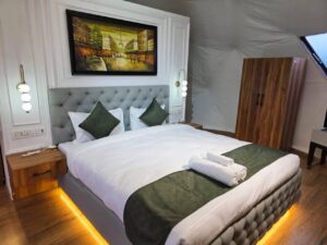 How to Choose the Best Resort for Honeymoon Couple in Auli 1 How to Choose the Best Resort for Honeymoon Couple in Auli