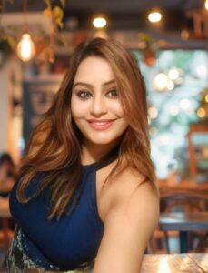 Feel the bustling city glitz in your body and soul as you meet a smart girl from Delhi escort service