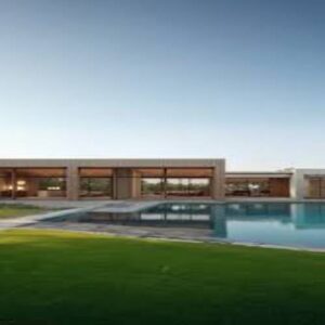 Integrating High-End Aesthetics with Regional Architecture for Lasting Residential Design