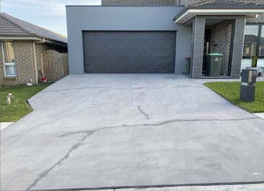 Top Reasons to Choose a Professional Concrete Resurfacer for Your Driveway 1 Top Reasons to Choose a Professional Concrete Resurfacer for Your Driveway