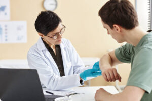 Best Skin Clinic in Noida – Skin Specialist in Noida Near Me by Dr. Roshni Saraf