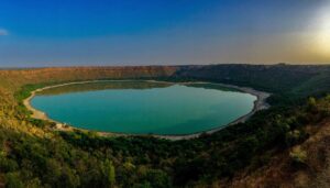 Lonar Lake: Meteorite Crater of Maharashtra 1 Lonar Lake: Meteorite Crater of Maharashtra