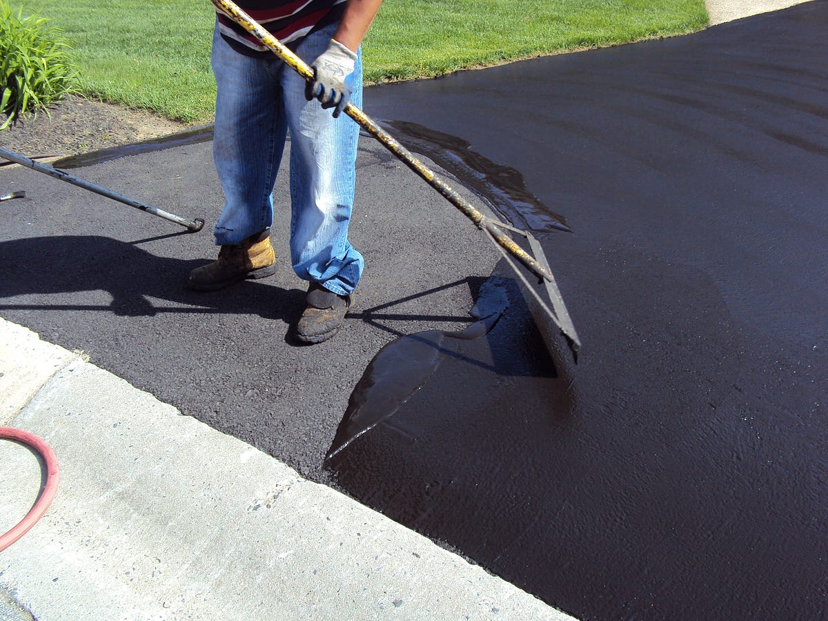 How to Select Asphalt Seal Coating Contractors in Fort Worth, TX 112 1 vwJ